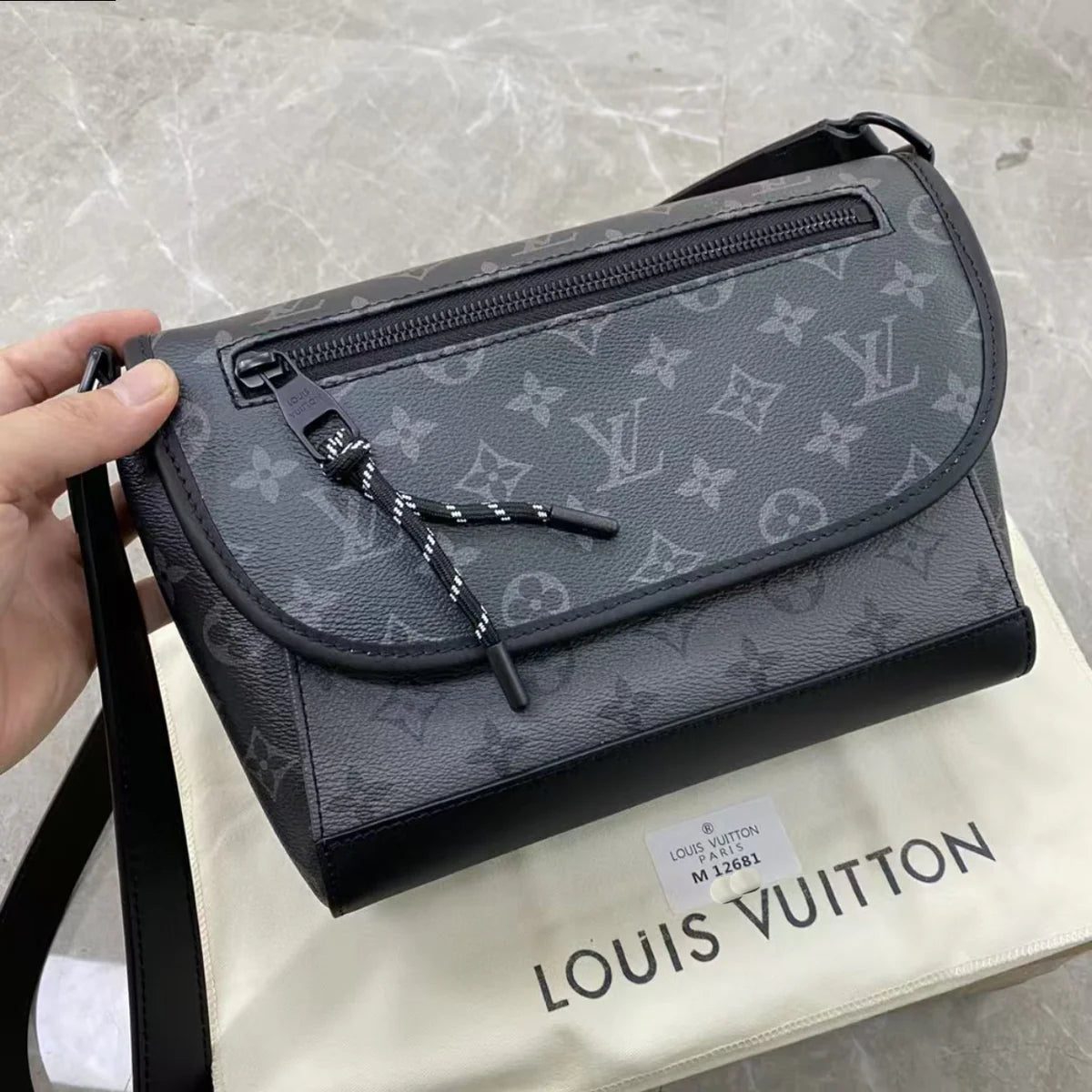 SACOCHE LV MESSENGER FULL QUALITÉ